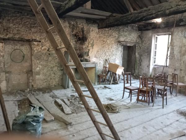 Yenne (73170) CENRE YENNE MAISON DE 550 M² AVEC COUR DE 100 M²