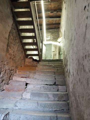 Yenne (73170) CENRE YENNE MAISON DE 550 M² AVEC COUR DE 100 M²