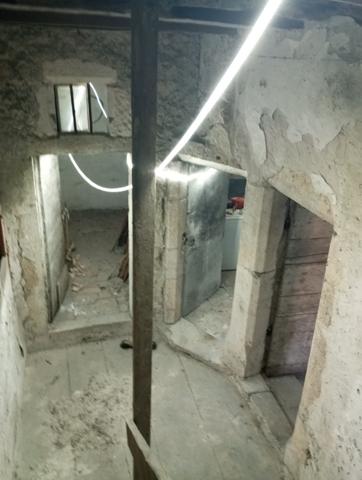 Yenne (73170) CENRE YENNE MAISON DE 550 M² AVEC COUR DE 100 M²