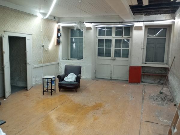 Yenne (73170) CENRE YENNE MAISON DE 550 M² AVEC COUR DE 100 M²