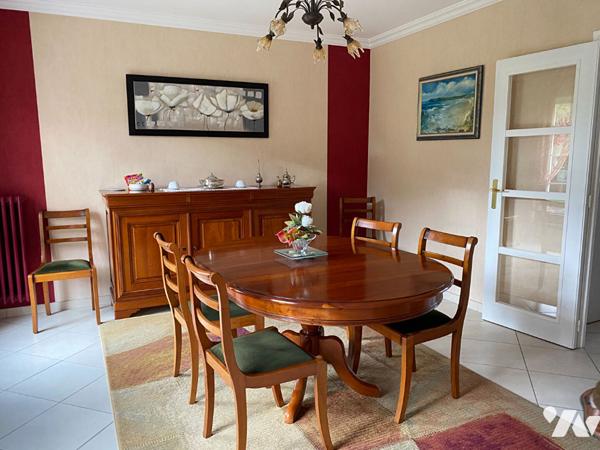 Maison Saint Lo 7 pièce(s) 174.73 m2