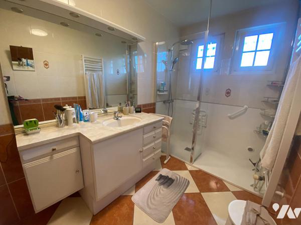 Maison Saint Lo 7 pièce(s) 174.73 m2