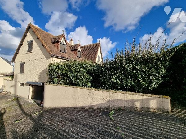 Maison d'habitation en deuxième rang de front de mer.