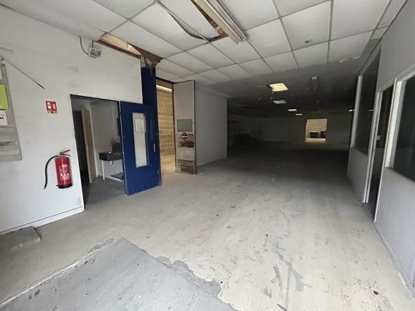 A LOUER, Local d'activité 525 m² environ - Laval , Laval A LOUER, Local d'activité 525 m² environ - Laval , Laval