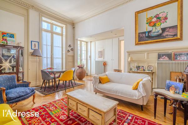 BORDEAUX TRIANGLE D'OR - Appartement de 80m² au calme avec ascenseur