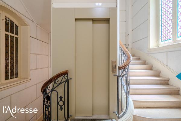 BORDEAUX TRIANGLE D'OR - Appartement de 80m² au calme avec ascenseur