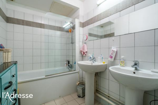 BORDEAUX TRIANGLE D'OR - Appartement de 80m² au calme avec ascenseur