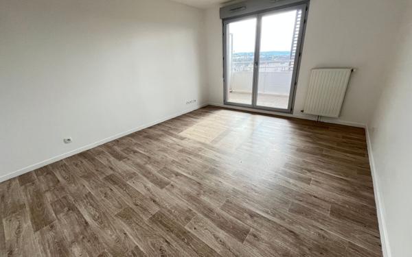 Appartement à vendre    3 pièces • 62,18 m2 Cergy