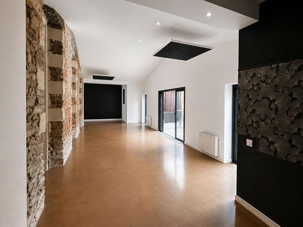 A LOUER- MAYENNE Local commercial Mayenne 220 m2 , Mayenne A LOUER- MAYENNE Local commercial Mayenne 220 m2 , Mayenne