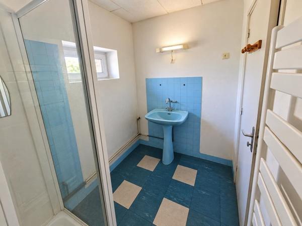 Maison 45 000 € Ainay-le-Vieil 4 p 96 m² DPE D