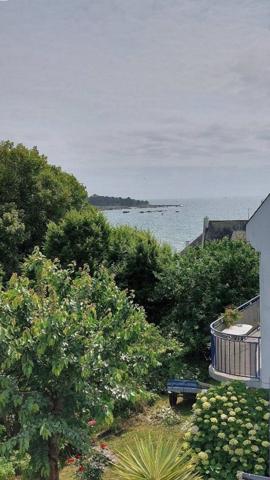 CONCARNEAU - Une maison baignée de lumière, accès direct aux sentiers côtiers