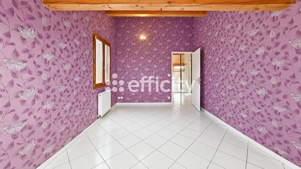 Maison
         9 pièces
        - 250 m² Bien prestige 530 000 € *