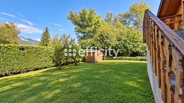 Maison
         9 pièces
        - 250 m² Bien prestige 530 000 € *