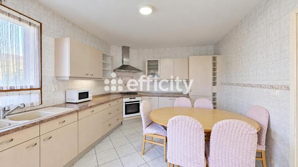 Maison
         9 pièces
        - 250 m² Bien prestige 530 000 € *