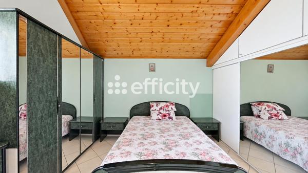 Maison
         9 pièces
        - 250 m² Bien prestige 530 000 € *
