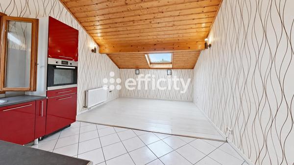 Maison
         9 pièces
        - 250 m² Bien prestige 530 000 € *