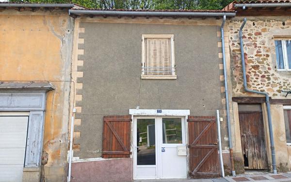 Maison à vendre    2 pièces •  Firmi