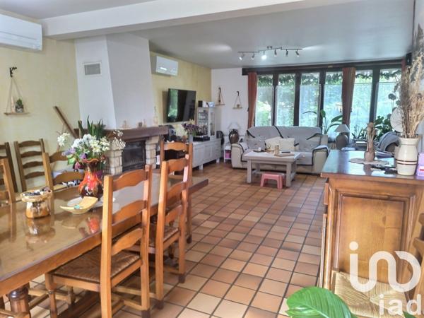 Maison traditionnelle 6 pièces de 148 m² à Milly-la-Forêt (91490)