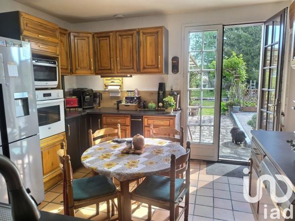 Maison traditionnelle 6 pièces de 148 m² à Milly-la-Forêt (91490)