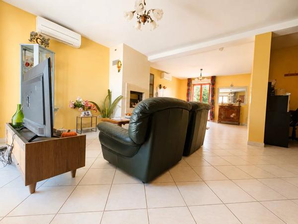 Vente                                                      Maison
                        
                     5 pièces                                         à Fontenay-Trésigny