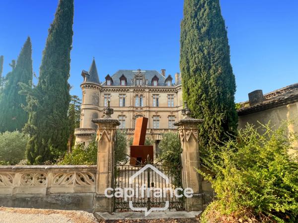 Projet sur Charleval : BAS DE MAISON de 57 m2 ,séjour cuisine , espace dinatoire , salle de bain à créer, garage .