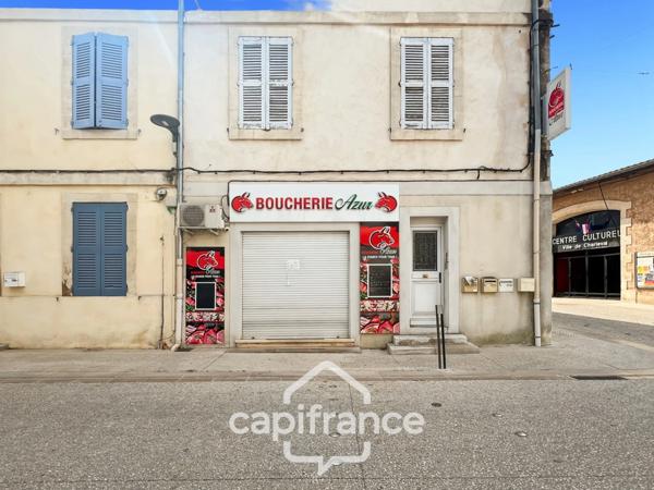 Projet sur Charleval : BAS DE MAISON de 57 m2 ,séjour cuisine , espace dinatoire , salle de bain à créer, garage .