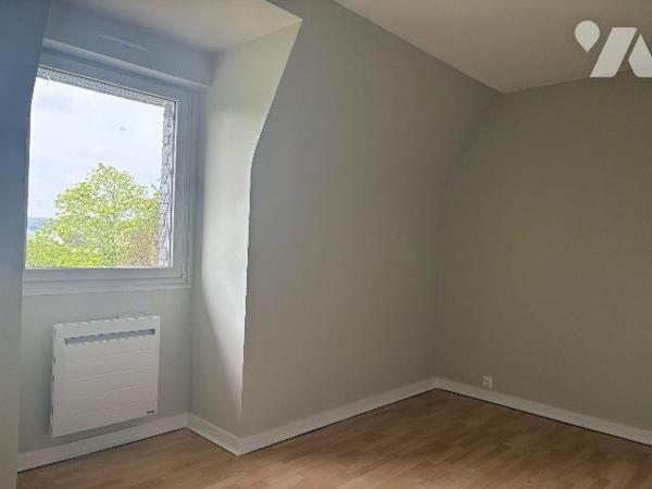 LE FAOU (29590), découvrez cette spacieuse maison avec vie de plain-pied comprenant : entrée, c...