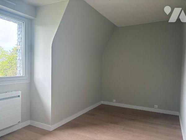 LE FAOU (29590), découvrez cette spacieuse maison avec vie de plain-pied comprenant : entrée, c...