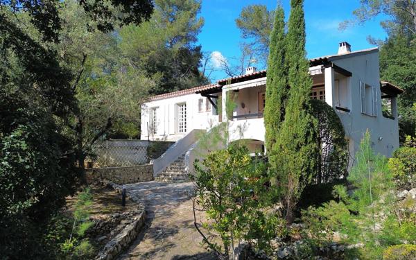 Maison à vendre    5 pièces •  Saint-Gély-du-Fesc