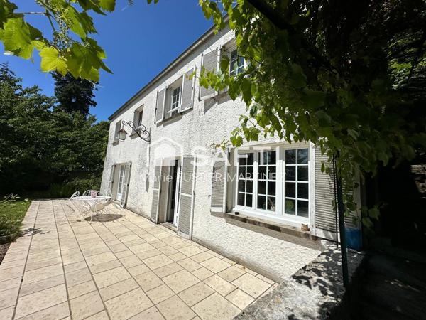 "Les Fours du Roy", maison familiale de caractère d'environ 145 m² - 6 pièces - 4 chambres - chargée d'histoire et d'authenticité.