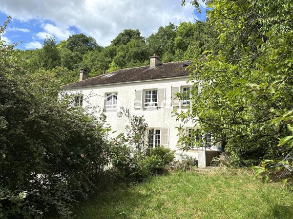 "Les Fours du Roy", maison familiale de caractère d'environ 145 m² - 6 pièces - 4 chambres - chargée d'histoire et d'authenticité.