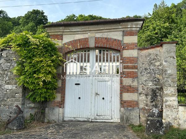 "Les Fours du Roy", maison familiale de caractère d'environ 145 m² - 6 pièces - 4 chambres - chargée d'histoire et d'authenticité.