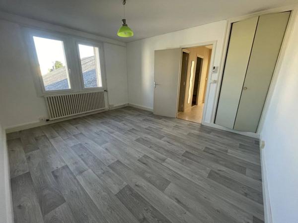 Appartement avec terrasse au centre de LOUDUN