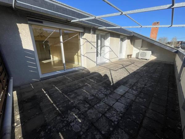 Appartement avec terrasse au centre de LOUDUN