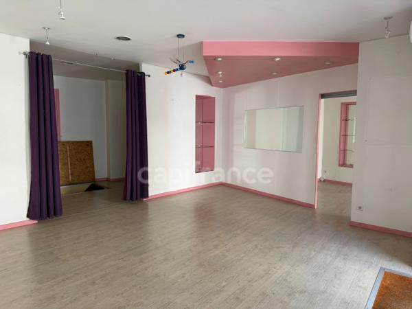 Local/bureau plus studio à vendre AUXERRE (89) local de 55 m2 plus  stuio de 28 m2