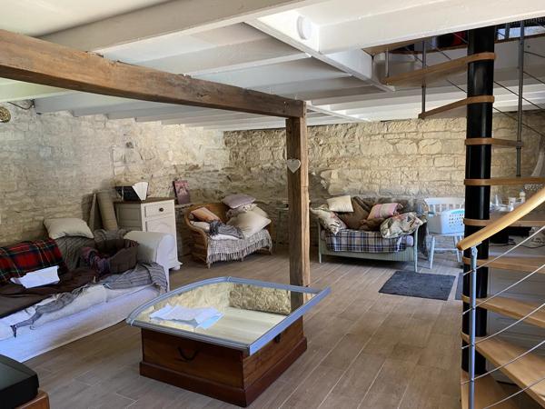 Charmante maison en pierre de 5 chambres avec piscine creusée
