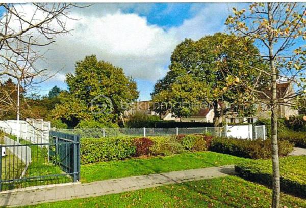 Terrain de 1 042 m²