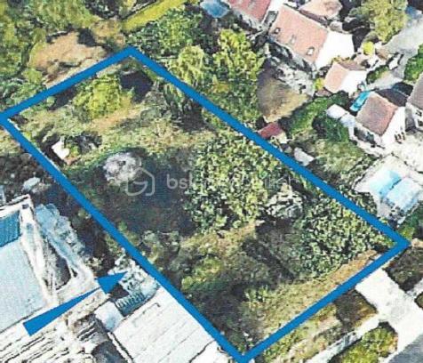 Terrain de 1 042 m²