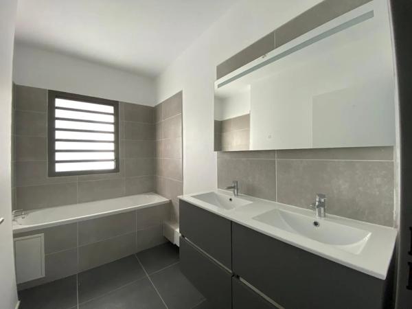 Maison à vendre 4 pièces 86.31m² L'Étang-Salé (97427)