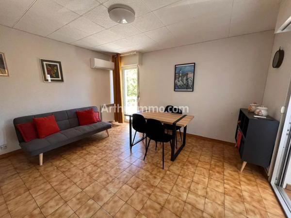 Location                                                      Appartement
                        
                     2 pièces                      38 m2                     à Sainte-Maxime