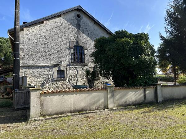 Grande maison de 6 chambres avec maison d'amis