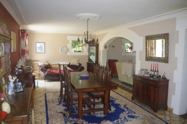 Grande maison de 6 chambres avec maison d'amis
