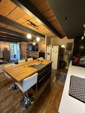 Vente                                                      Maison
                        
                     6 pièces                      105 m2                     à Cheval-Blanc