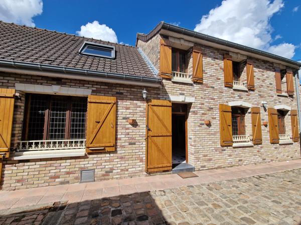 Opportunité rare à Burbure - Maison 268 m², 9 chambres possibles et 2 dépendances à aménager