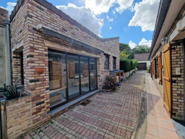 Opportunité rare à Burbure - Maison 268 m², 9 chambres possibles et 2 dépendances à aménager