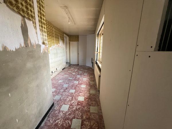 Opportunité rare à Burbure - Maison 268 m², 9 chambres possibles et 2 dépendances à aménager