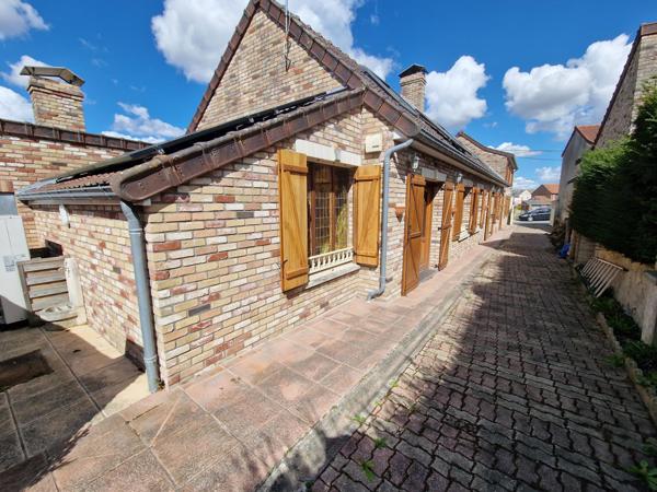 Opportunité rare à Burbure - Maison 268 m², 9 chambres possibles et 2 dépendances à aménager