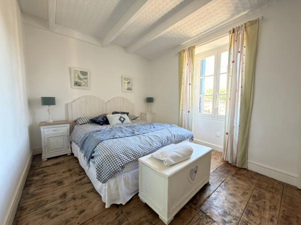 Charmante maison en pierre au cœur du village avec jardin et piscine hors-sol