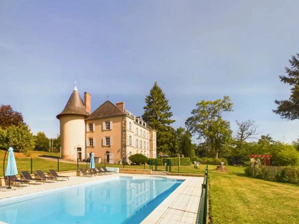 Château d'Exception avec Piscine, Espace Bien-être, Court de Tennis et Potentiel d'Activité
