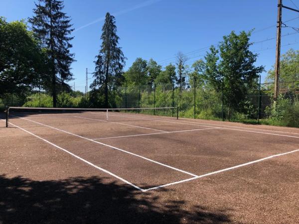 Château d'Exception avec Piscine, Espace Bien-être, Court de Tennis et Potentiel d'Activité